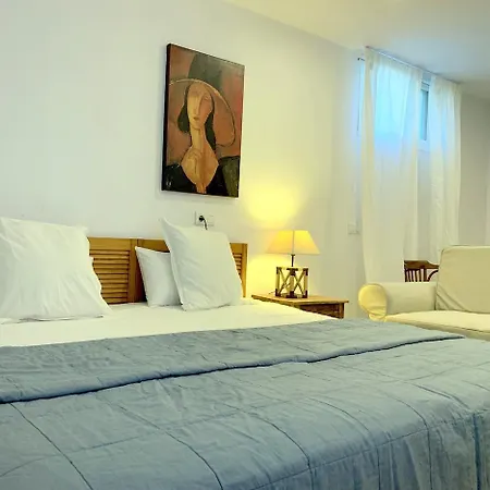 At In Malaga & Solo Travellers
