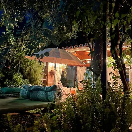 Couette-café At In Malaga & Solo Travellers 4*