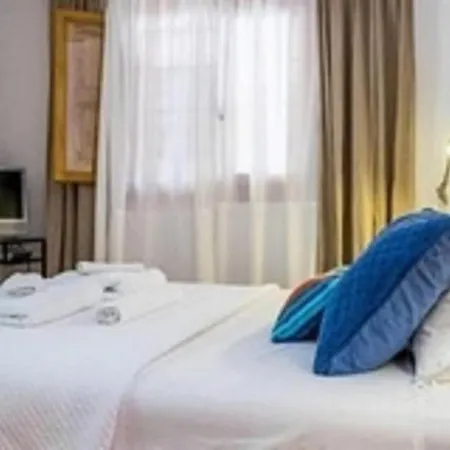 At In Malaga & Solo Travellers 4* Rincon de la Victoria