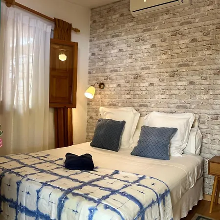 At In Malaga & Solo Travellers Bed & Breakfast 4*