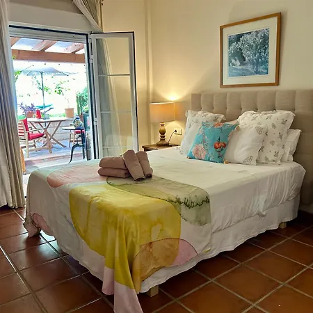 At In Malaga & Solo Travellers Couette-café