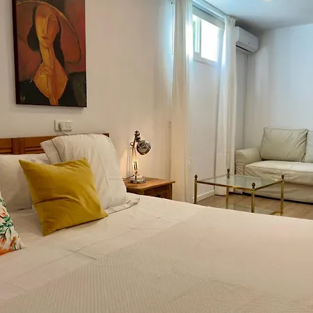Bed & Breakfast At In Malaga & Solo Travellers 4*