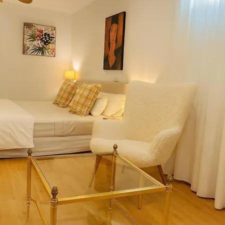 At In Malaga & Solo Travellers 4* Rincón de la Victoria