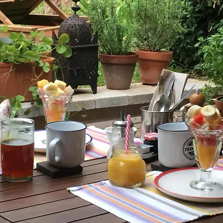 At In Malaga & Solo Travellers Bed & Breakfast 4*