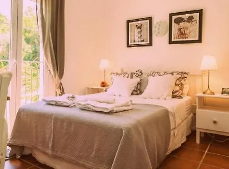 Couette-café At In Malaga & Solo Travellers