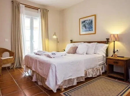 At In Malaga & Solo Travellers Frühstückspension 4*