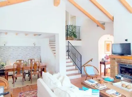 At In Malaga & Solo Travellers Couette-café 4*