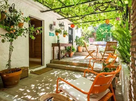Bed & Breakfast At In Malaga & Solo Travellers 4*