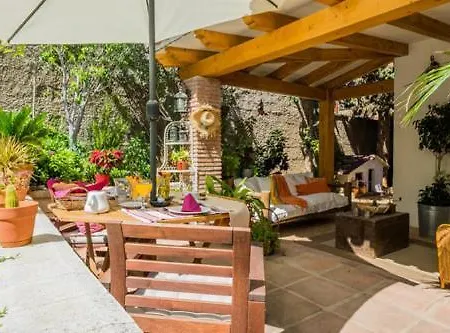 At In Malaga & Solo Travellers