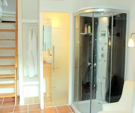 At In Malaga & Solo Travellers Couette-café Rincón de la Victoria