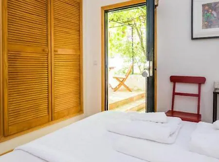 At In Malaga & Solo Travellers Couette-café 4*